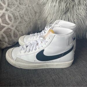 Nike Blazers Size 9.5 Women’s